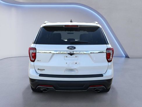 Used 2018 Ford Explorer XLT FWD image 6