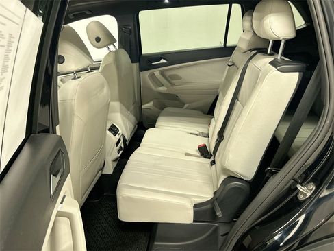 Used 2022 Volkswagen Tiguan SE R-Line image 15
