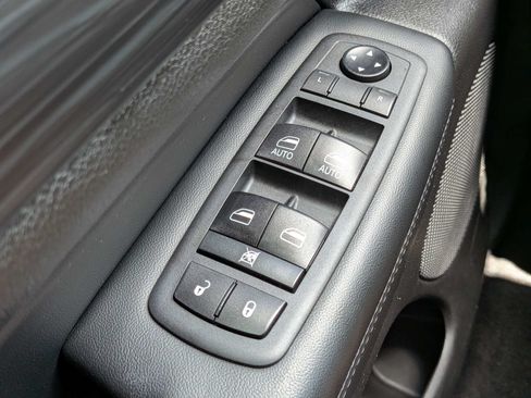 Used 2020 Jeep Grand Cherokee Altitude RWD image 31