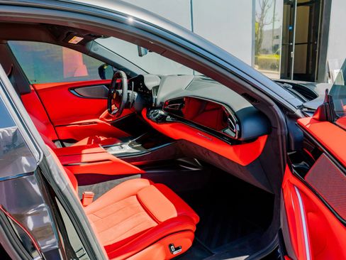Used 2025 Ferrari Purosangue AWD/4WD image 71