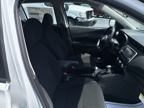 New 2025 Nissan Kicks Play S image 17