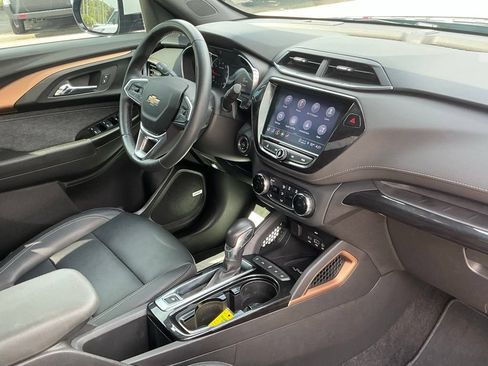 Used 2022 Chevrolet TrailBlazer ACTIV w/ Technology Package FWD image 17