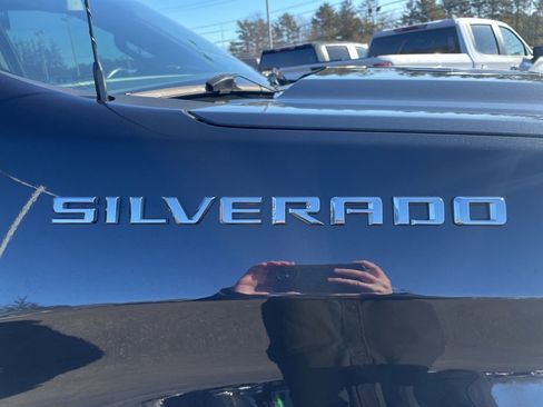 Used 2023 Chevrolet Silverado 1500 LT AWD/4WD image 11