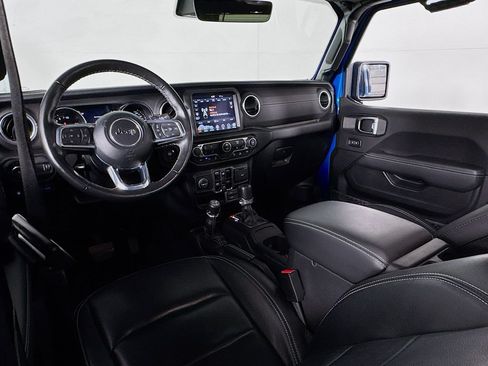 Used 2023 Jeep Wrangler Unlimited Sahara w/ Cold Weather Group AWD/4WD image 32