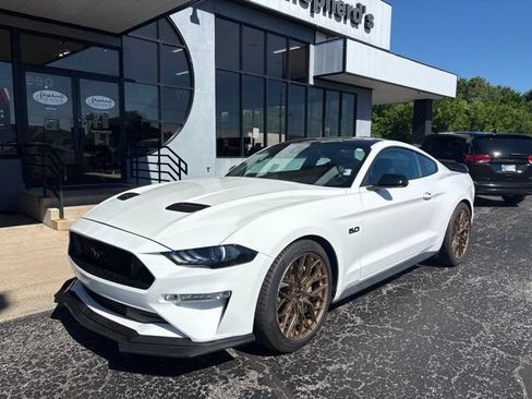 Used 2021 Ford Mustang GT RWD image 2