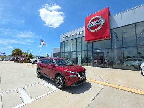 Used 2023 Nissan Rogue SV image 1