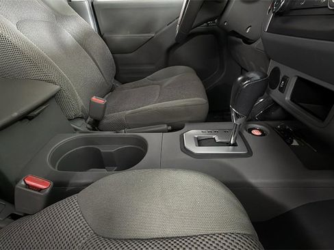 Used 2020 Nissan Frontier SV image 27