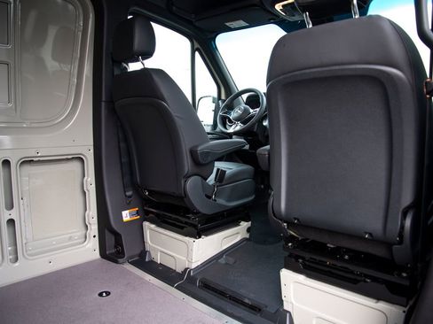 New 2026 Mercedes-Benz Sprinter 2500 image 21