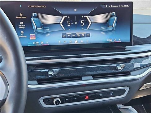 Used 2025 BMW X6 xDrive40i AWD/4WD image 15
