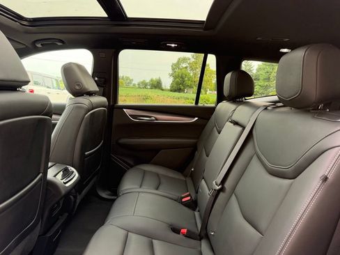 Used 2024 Cadillac XT6 Luxury FWD image 17