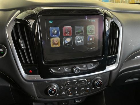 Used 2019 Chevrolet Traverse LT FWD image 17