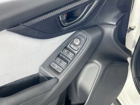 Used 2023 Subaru Crosstrek 2.0i Premium image 17