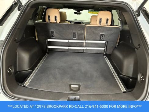 Used 2021 Chevrolet Blazer Premier w/ Driver Confidence II Package AWD/4WD image 17