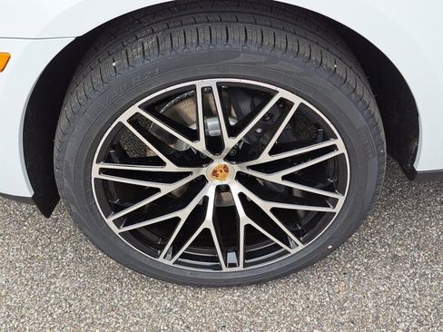 Used 2026 Porsche Macan image 10