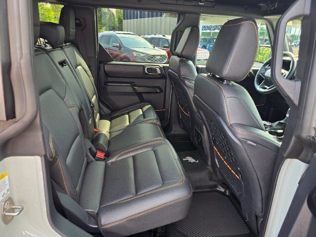 Used 2024 Ford Bronco Badlands AWD/4WD image 11