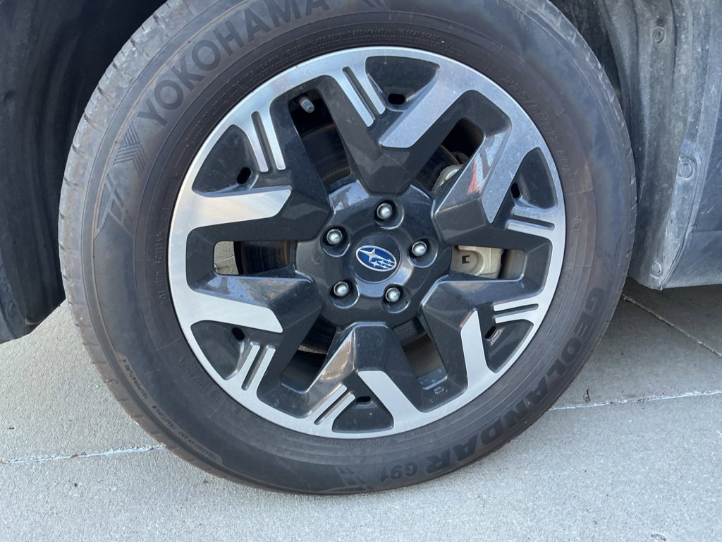 Used 2025 Subaru Forester Premium AWD/4WD image 4