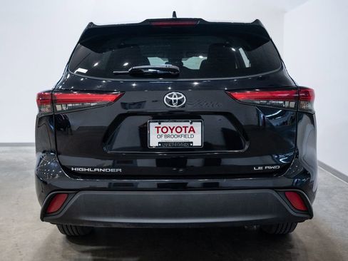 Certified 2022 Toyota Highlander LE image 8