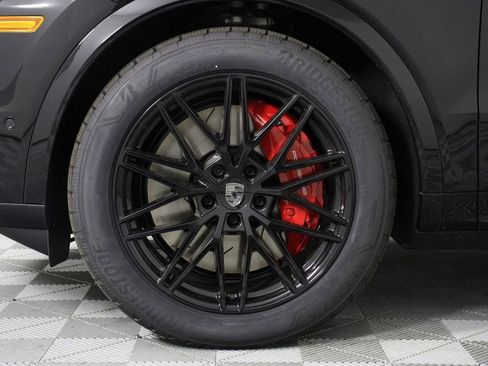 New 2026 Porsche Cayenne Turbo image 17