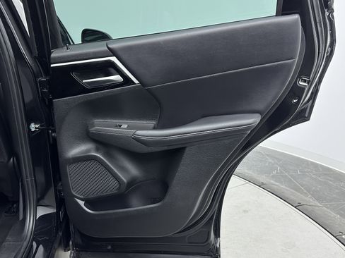 Used 2023 Mitsubishi Outlander SE image 32