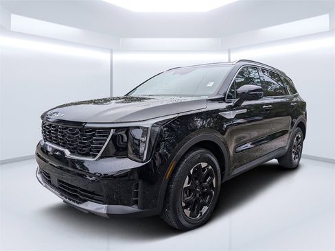 Used 2025 Kia Sorento S image 7