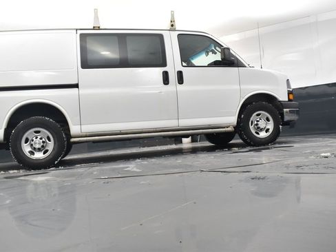Used 2019 Chevrolet Express 2500 w/ Driver Convenience Package image 25