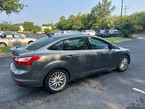 Used 2014 Ford Focus Titanium FWD image 3