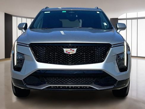 Used 2024 Cadillac XT4 Sport FWD image 3