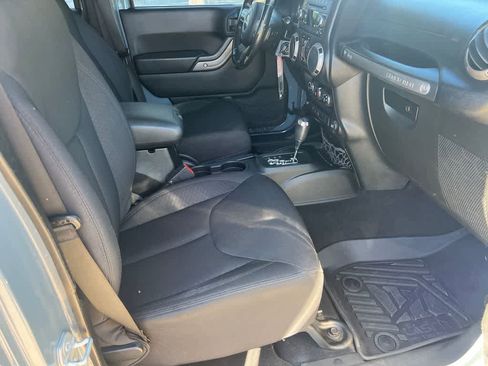 Used 2015 Jeep Wrangler Unlimited Sport w/ Quick Order Package 24S AWD/4WD image 15