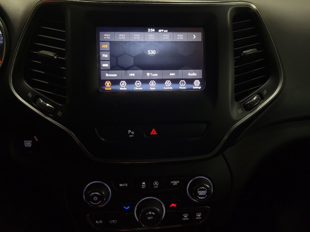 Used 2020 Jeep Cherokee Latitude Plus w/ Cold Weather Group FWD image 25