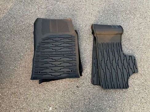 Used 2015 Jeep Grand Cherokee Laredo w/ Quick Order Package 23E AWD/4WD image 37