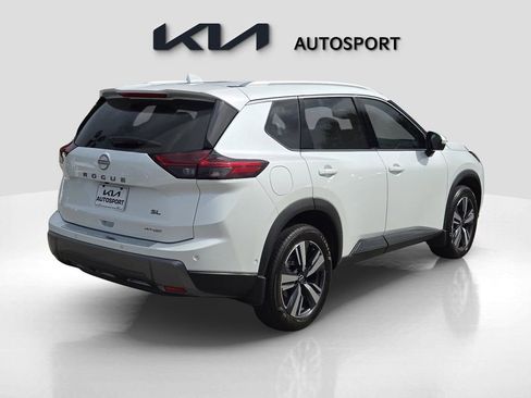 Used 2024 Nissan Rogue SL w/ SL Premium Package image 8