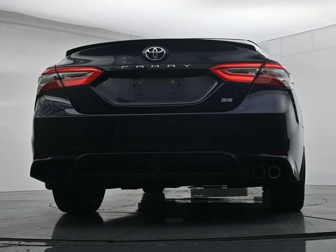 Used 2018 Toyota Camry SE w/ Convenience Package FWD image 21