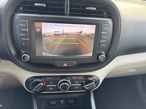 Used 2025 Kia Soul LX FWD image 16