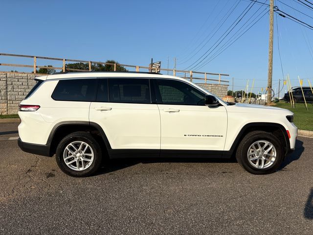 Used 2024 Jeep Grand Cherokee L Laredo AWD/4WD image 7