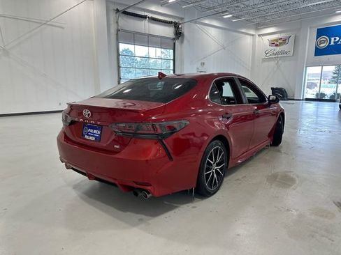 Used 2021 Toyota Camry SE image 6