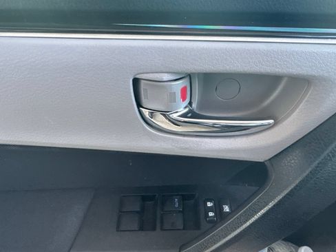 Used 2019 Toyota Corolla LE FWD image 4