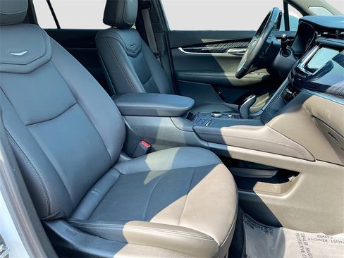 Used 2024 Cadillac XT6 Premium Luxury w/ Technology Package image 30