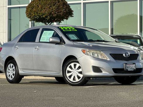 Used 2010 Toyota Corolla image 2