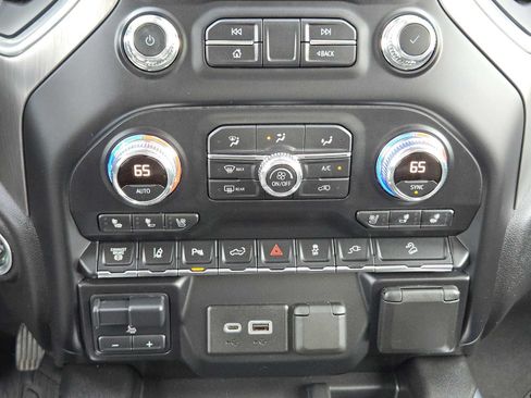 Certified 2020 GMC Sierra 2500 Denali w/ Denali Ultimate Package AWD/4WD image 20