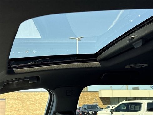 Certified 2024 Buick Enclave Essence w/ Experience Buick Package image 18