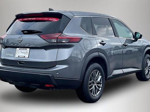 Certified 2025 Nissan Rogue S FWD image 5