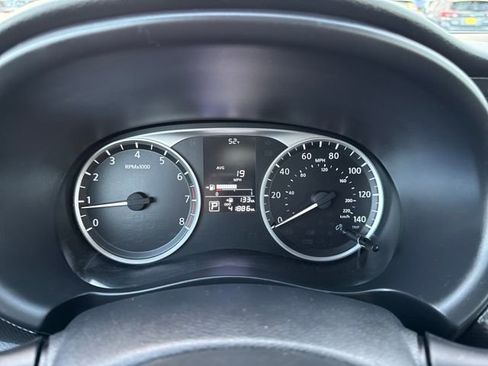 Used 2020 Nissan Kicks S image 27