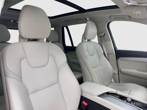 Used 2022 Volvo XC90 T5 Momentum w/ Climate Package FWD image 43