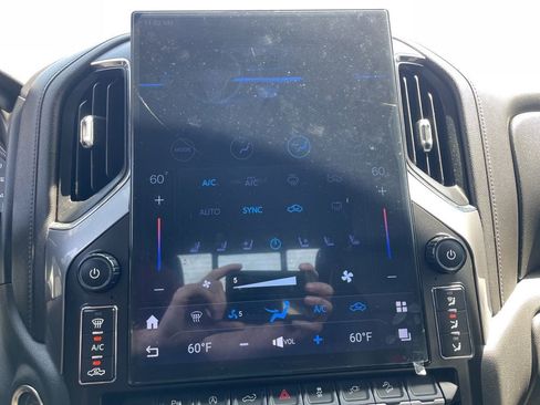 Used 2019 Chevrolet Silverado 1500 LT Trail Boss AWD/4WD image 9
