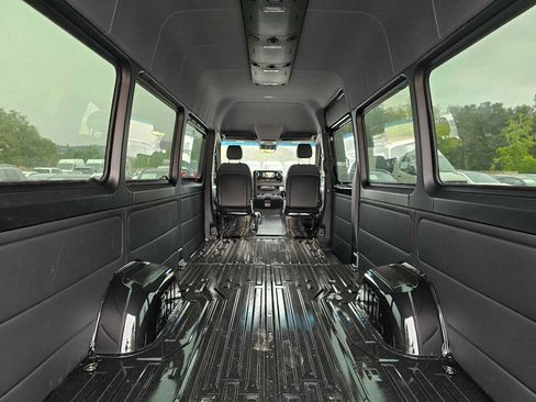 Used 2024 Mercedes-Benz Sprinter 3500 image 15