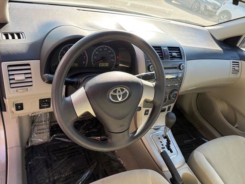 Used 2011 Toyota Corolla LE image 10