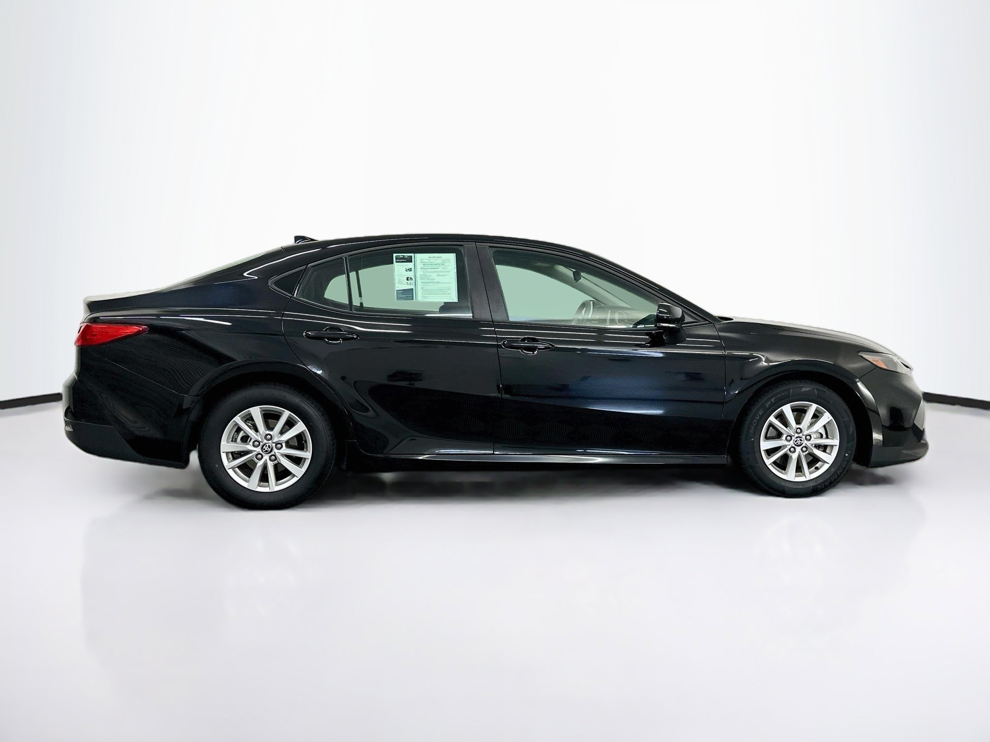 Used 2025 Toyota Camry LE FWD image 10