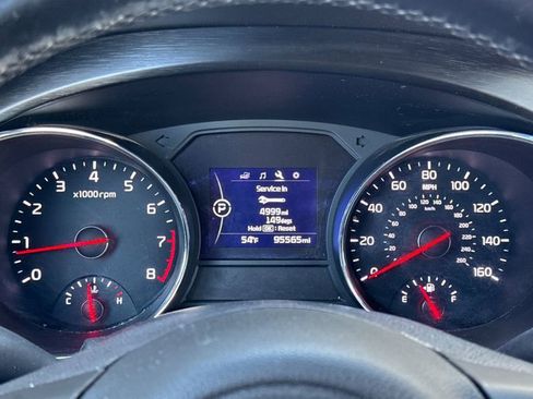 Used 2017 Kia Sedona LX w/ LX Essentials Premium Package image 26