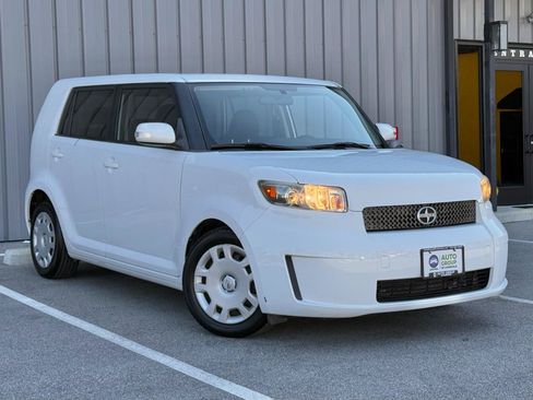 Used 2009 Scion xB FWD image 3