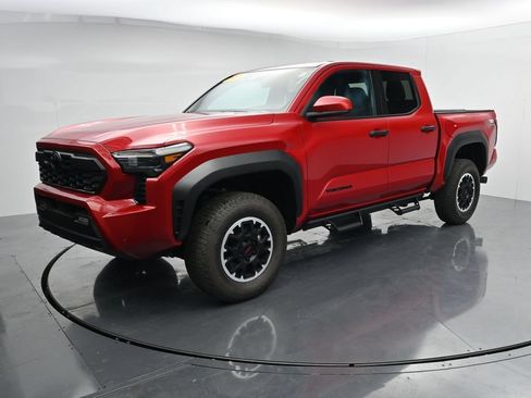 Used 2026 Toyota Tacoma TRD Off-Road AWD/4WD image 4